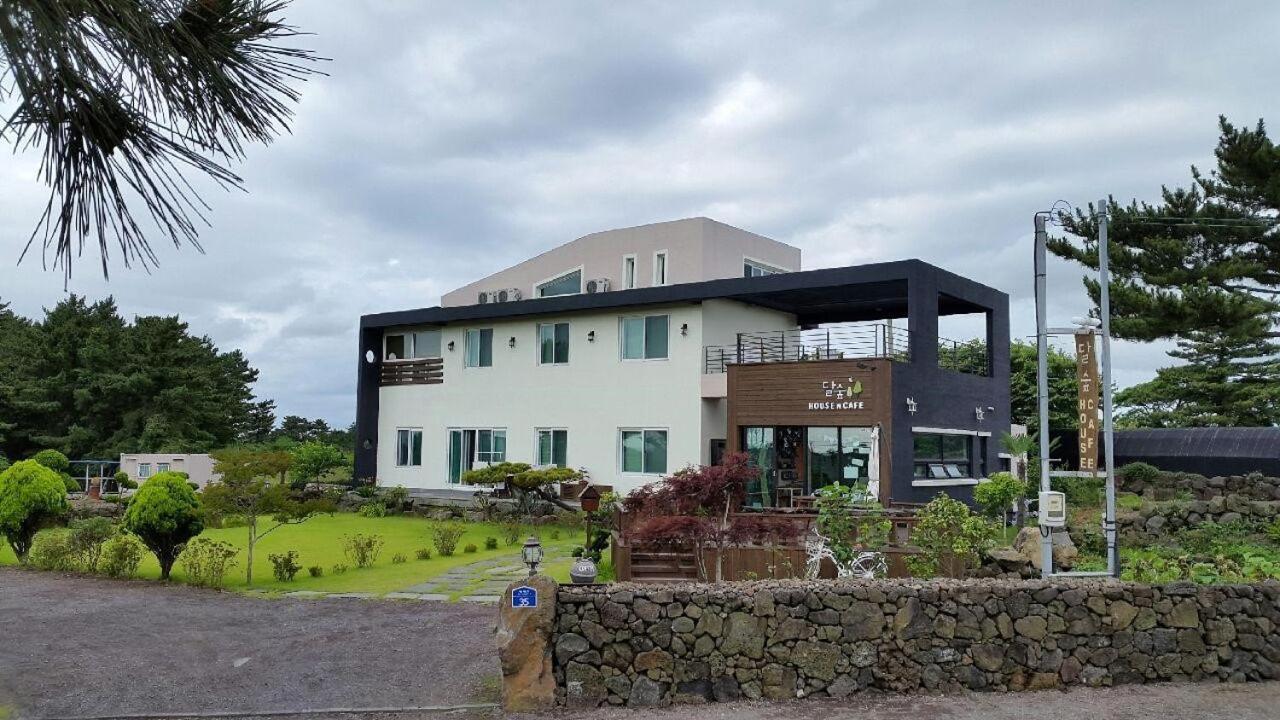 Moon Forest Guesthouse 济州市 外观 照片