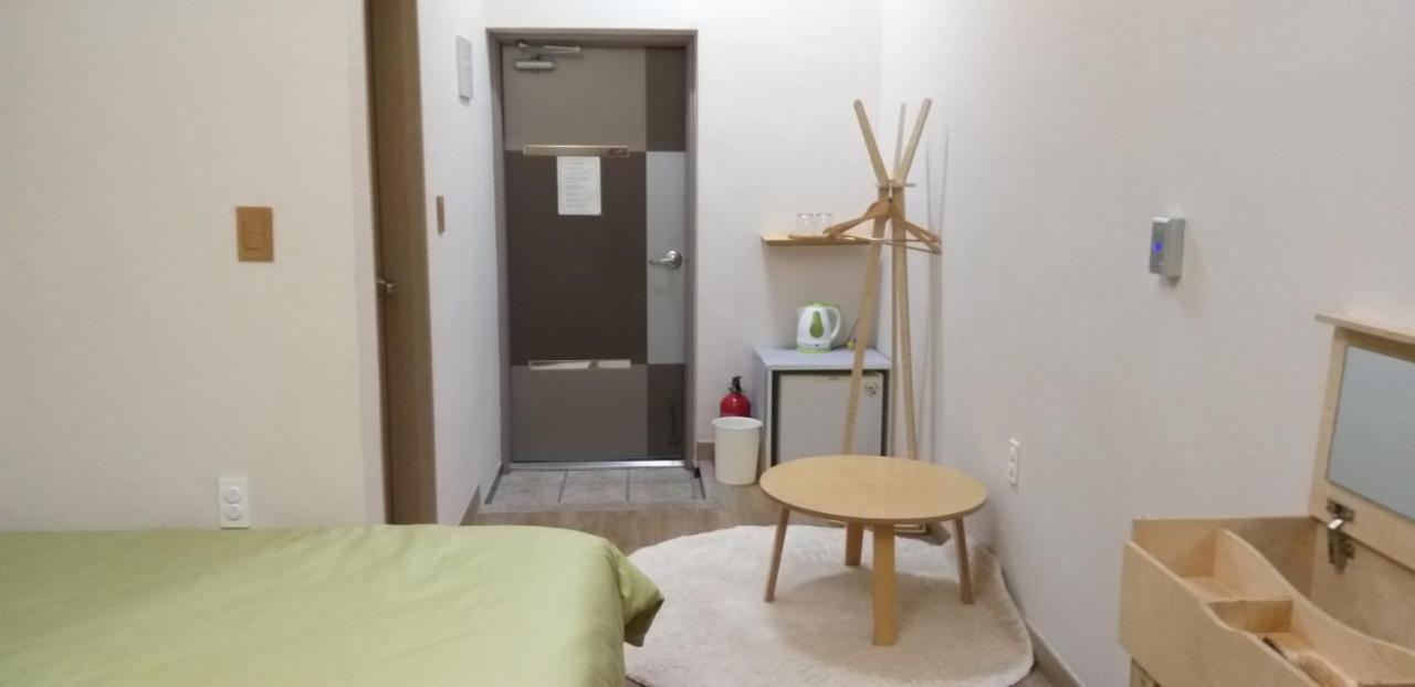 Moon Forest Guesthouse 济州市 外观 照片