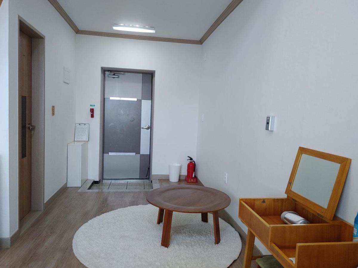 Moon Forest Guesthouse 济州市 外观 照片
